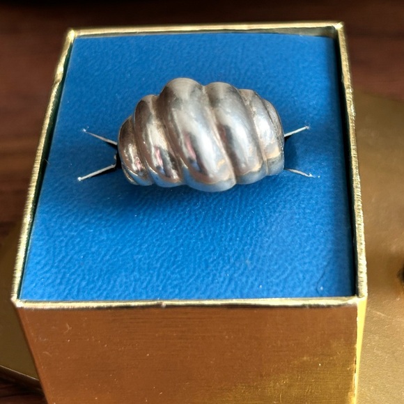 Sterling Silver fluted shrimp-style chunky ring, vintage, Classic - Picture 1 of 4